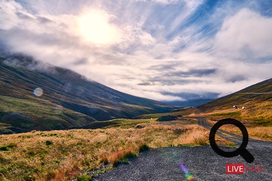 iceland road montain view